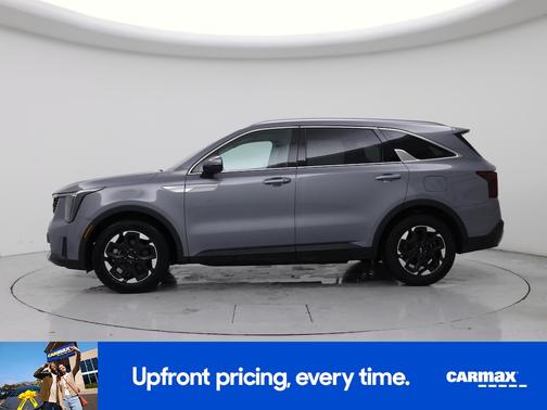 Silver 2024 Kia Sorento S
