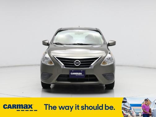 2015 Nissan Versa SV