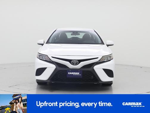White 2019 Toyota Camry SE