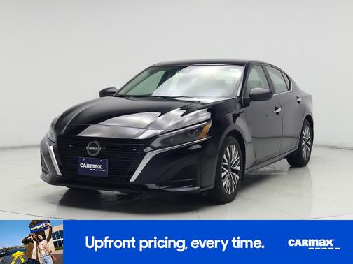 Black 2024 Nissan Altima SV