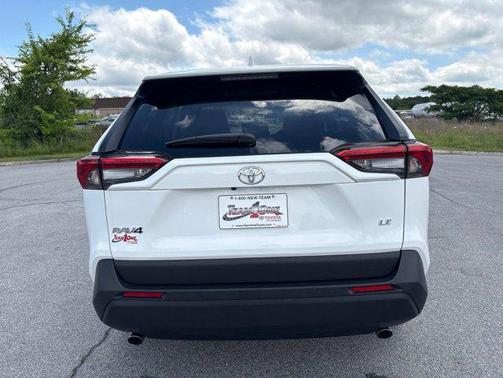Ice Cap 2025 Toyota RAV4 LE