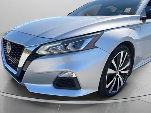 2020 Nissan Altima SR FWD
