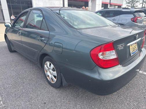 2004 Toyota Camry LE