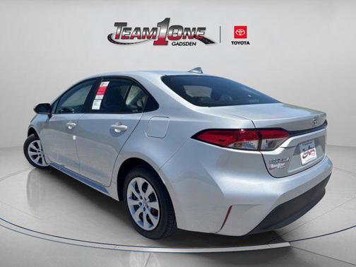 01f7/Classic Si 2026 Toyota Corolla LE