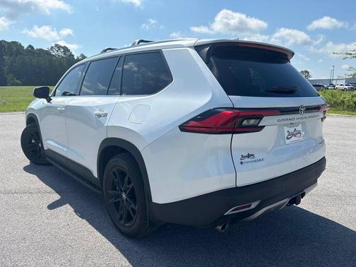 Pearl 2024 Toyota Grand Highlander Platinum