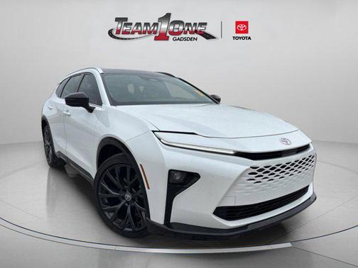 Oxygen White 2025 Toyota Crown Signia Limited