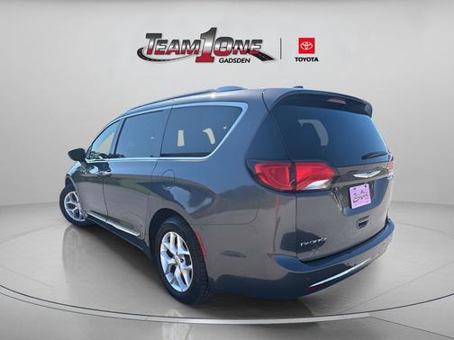 Granite Crystal Metallic Clearcoat 2018 Chrysler Pacifica Touring-L Plus