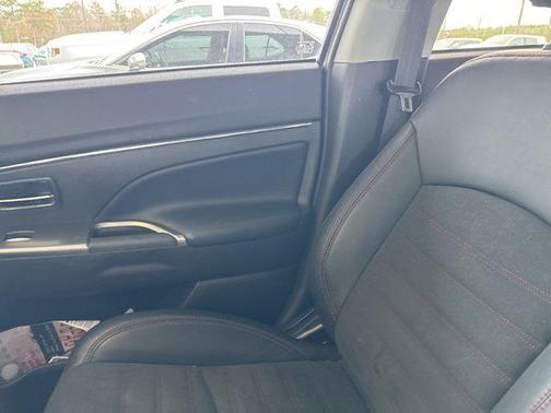 2022 Mitsubishi Outlander Sport SE