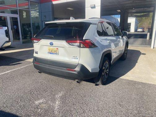 2022 Toyota RAV4 Hybrid XLE Premium