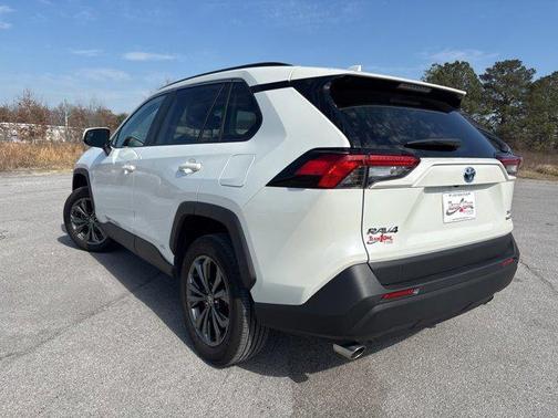 2022 Toyota RAV4 Hybrid XLE Premium