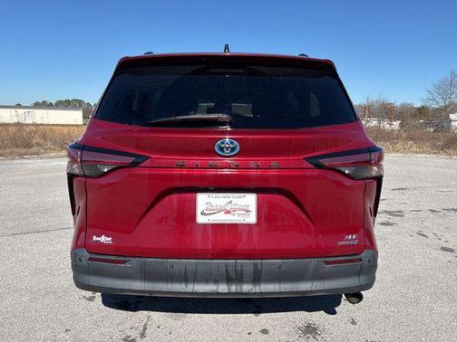 2021 Toyota Sienna XLE 7 Passenger