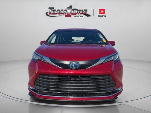 2021 Toyota Sienna XLE 7 Passenger