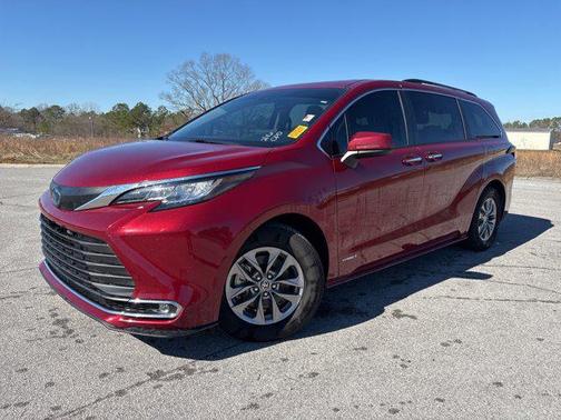 2021 Toyota Sienna XLE 7 Passenger