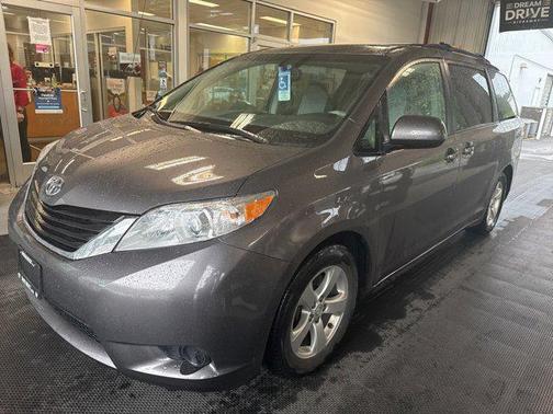 2014 Toyota Sienna LE