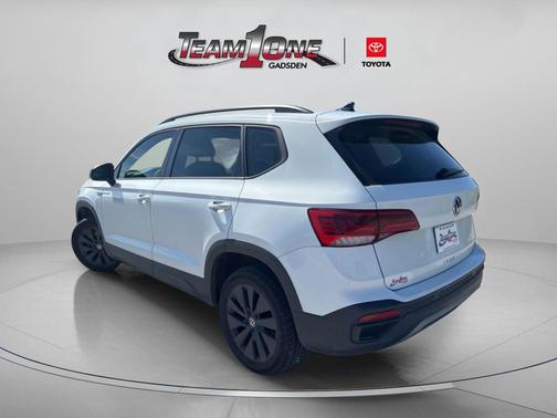 Pure White 2022 Volkswagen Taos 1.5T S