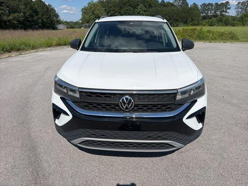 Pure White 2022 Volkswagen Taos 1.5T S