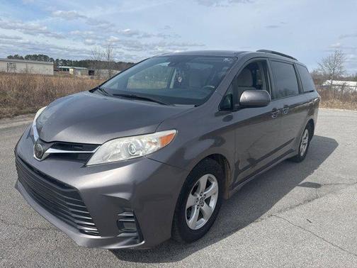 2020 Toyota Sienna LE