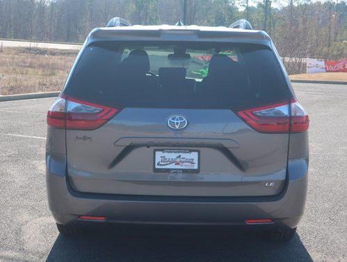 2020 Toyota Sienna LE