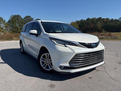 2021 Toyota Sienna Limited 7-Passenger