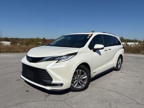 2021 Toyota Sienna Limited 7-Passenger