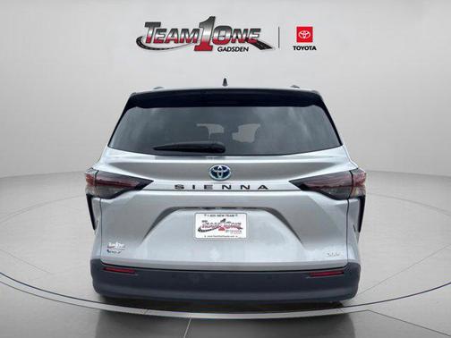 Celestial Silver Metallic 2025 Toyota Sienna XLE