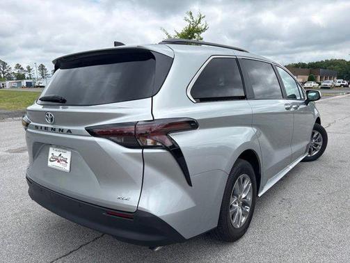 Celestial Silver Metallic 2025 Toyota Sienna XLE