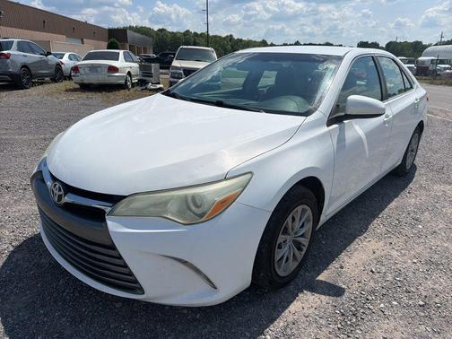 Super White 2016 Toyota Camry LE