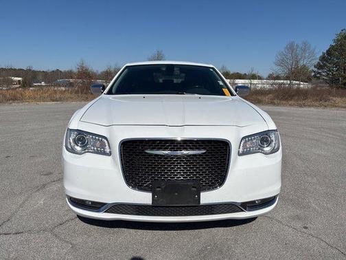 2017 Chrysler 300C Base