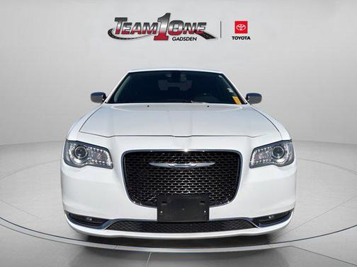 2017 Chrysler 300C Base