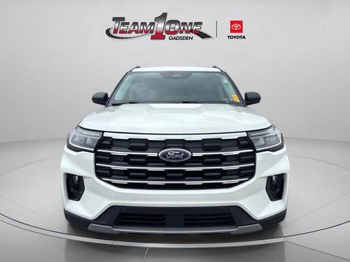Star White Metallic Tri-Coat 2025 Ford Explorer Active