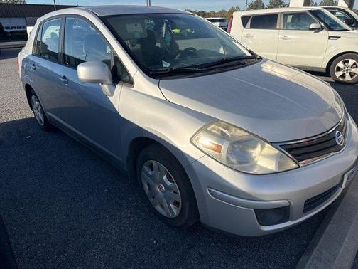 2011 Nissan Versa 1.8 S