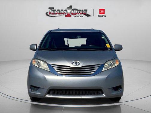 2016 Toyota Sienna LE