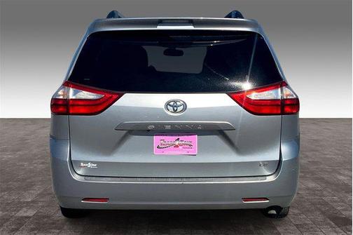 2016 Toyota Sienna LE