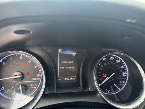 Celestial Silver Metallic 2019 Toyota Camry SE