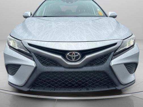 Celestial Silver Metallic 2020 Toyota Camry SE