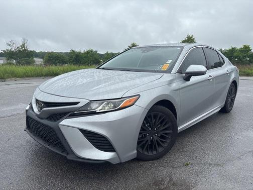 Celestial Silver Metallic 2020 Toyota Camry SE