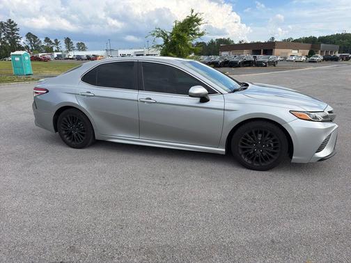 Celestial Silver Metallic 2020 Toyota Camry SE
