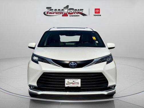 2024 Toyota Sienna XLE 8 Passenger
