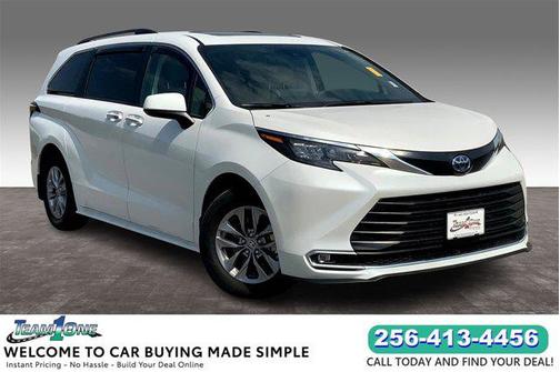 2024 Toyota Sienna XLE 8 Passenger