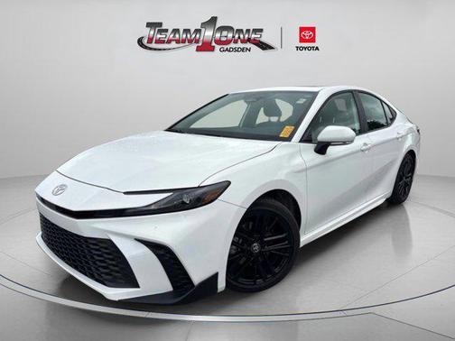 Ice 2025 Toyota Camry SE