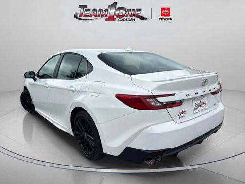 Ice 2025 Toyota Camry SE