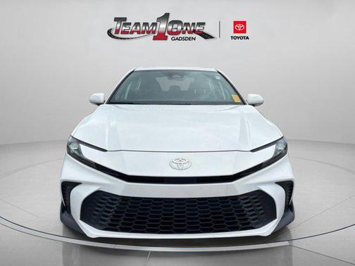 Ice 2025 Toyota Camry SE