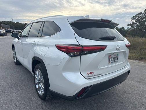 2023 Toyota Highlander Platinum