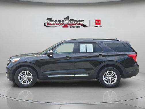 Black Metallic 2024 Ford Explorer XLT
