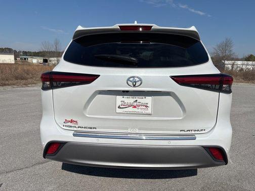 2023 Toyota Highlander Platinum