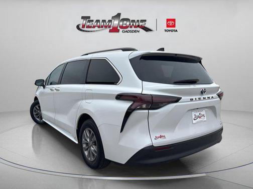 2024 Toyota Sienna XLE