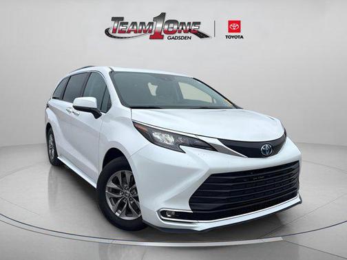 2024 Toyota Sienna XLE