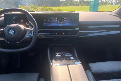 2025 BMW 530 i