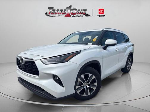 Wind Chill Pearl 2024 Toyota Highlander XLE