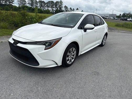 Super White 2021 Toyota Corolla LE